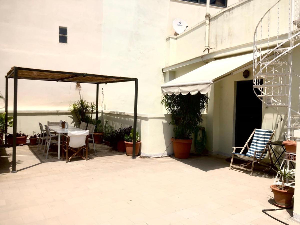 Mid Century 3 Bdr City Centre Townhouse Athena Bagian luar foto