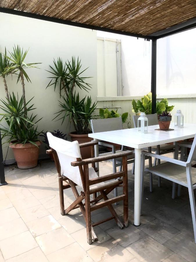 Mid Century 3 Bdr City Centre Townhouse Athena Bagian luar foto