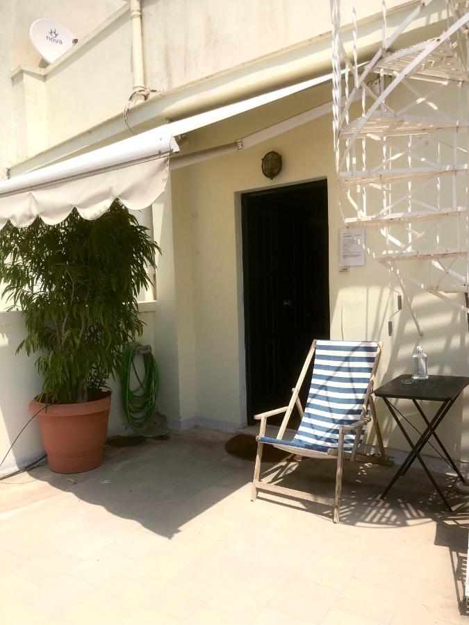 Mid Century 3 Bdr City Centre Townhouse Athena Bagian luar foto